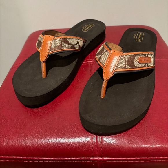 COACH new authentic flip flops - Picture 1 of 4